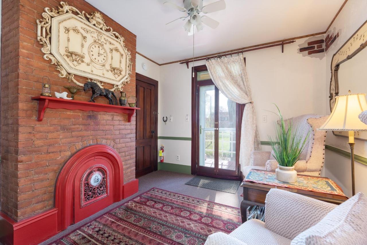 Saratoga Farmstead B&B ซาราโทกาสปริงส์ ภายนอก รูปภาพ