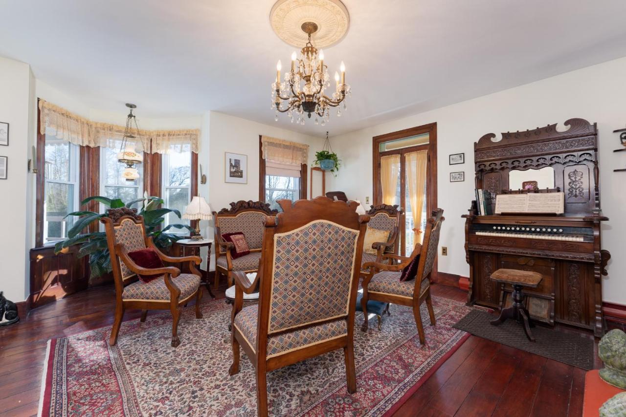 Saratoga Farmstead B&B ซาราโทกาสปริงส์ ภายนอก รูปภาพ